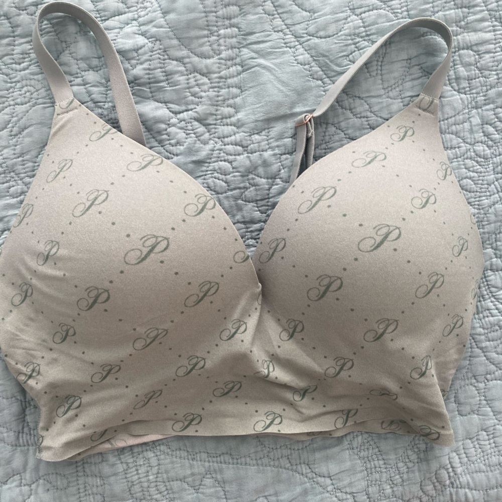 PINK Loungin’ Wireless Push Up